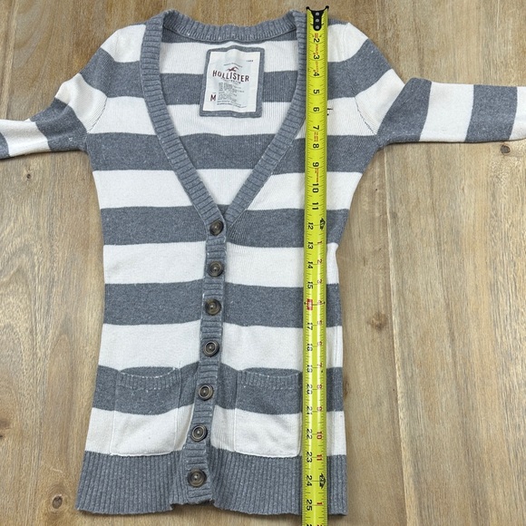 Y2K Hollister Gray and Cream Striped Button Down Cardigan - Picture 7 of 7